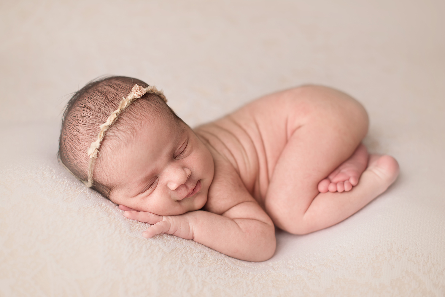 westerville-ohio-baby-photographer-barebabyphotography.jpg