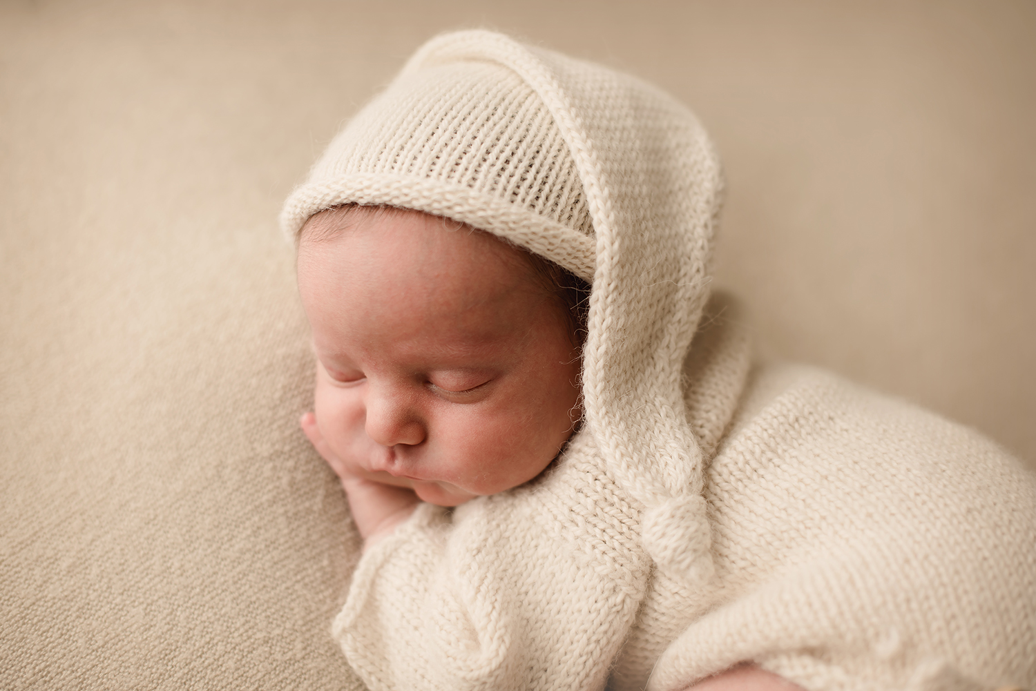 best-newborn-photographer-columbus-ohio-barebabyphotography.jpg