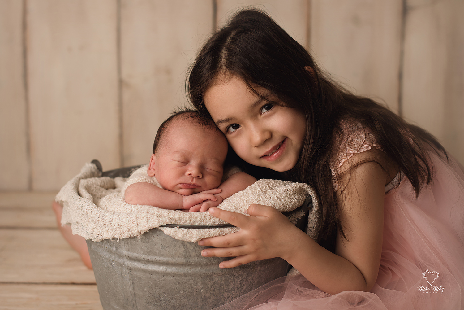Sibling newborn photos barebabyphotography columbusohio jpg