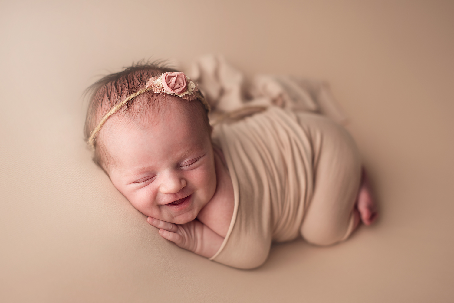 bexley-ohio-newborn-photographer-barebabyphotography.jpg