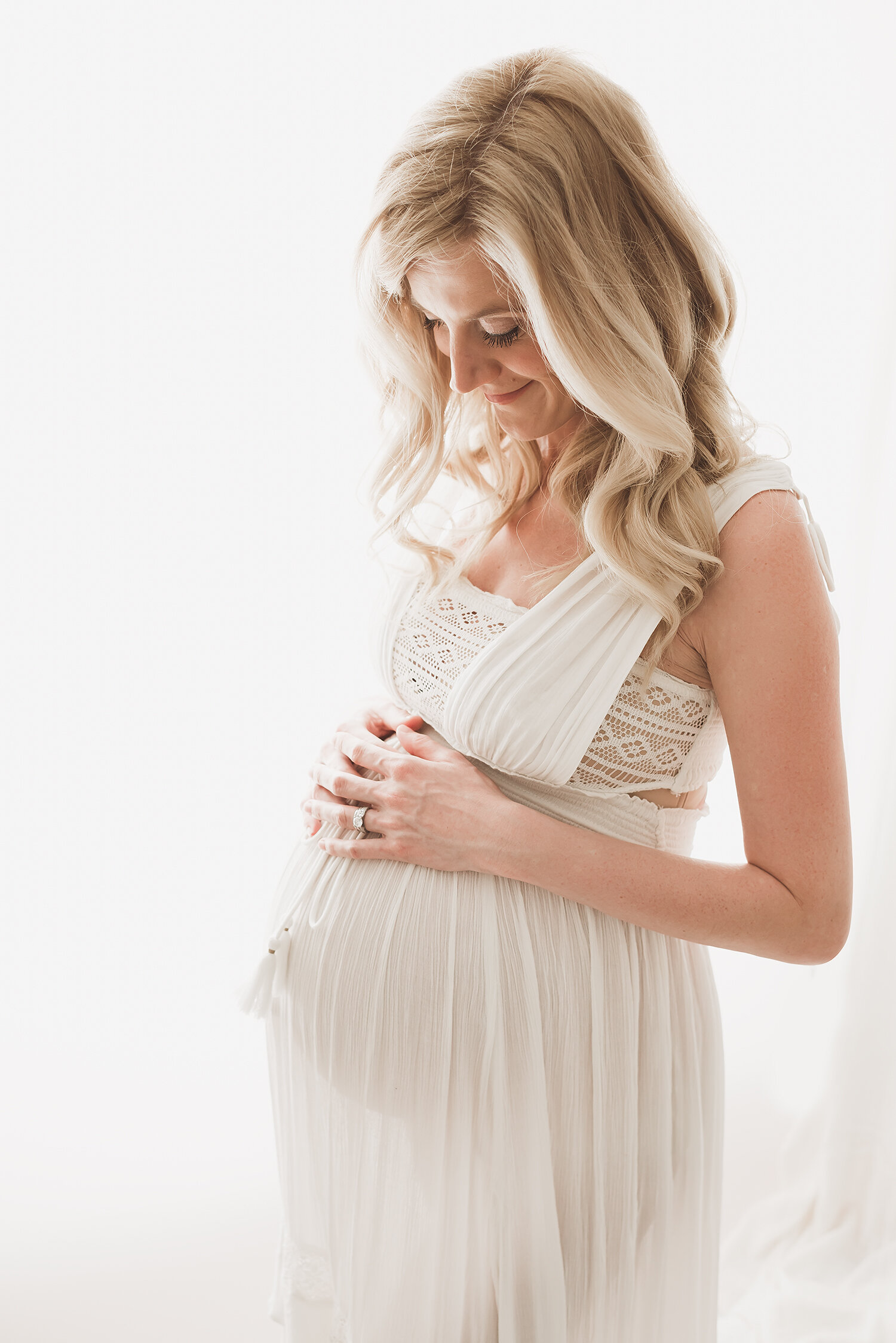 beautiful-maternity-photos-barebabyphotography.jpg