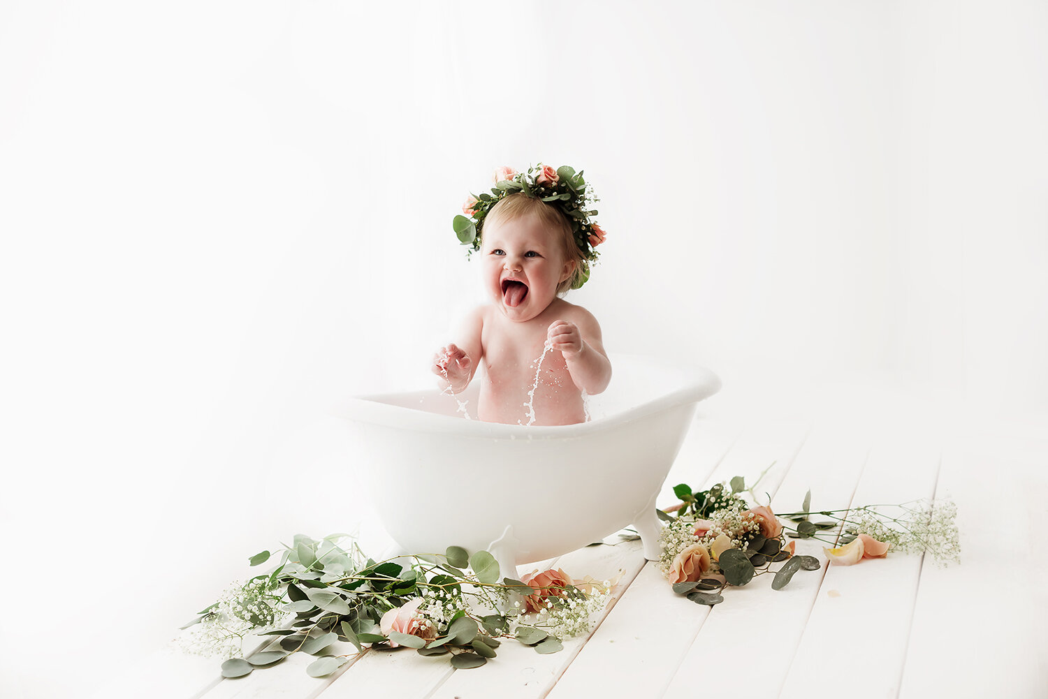columbusohio-babyphotographer-one-year-bath-splash.jpg