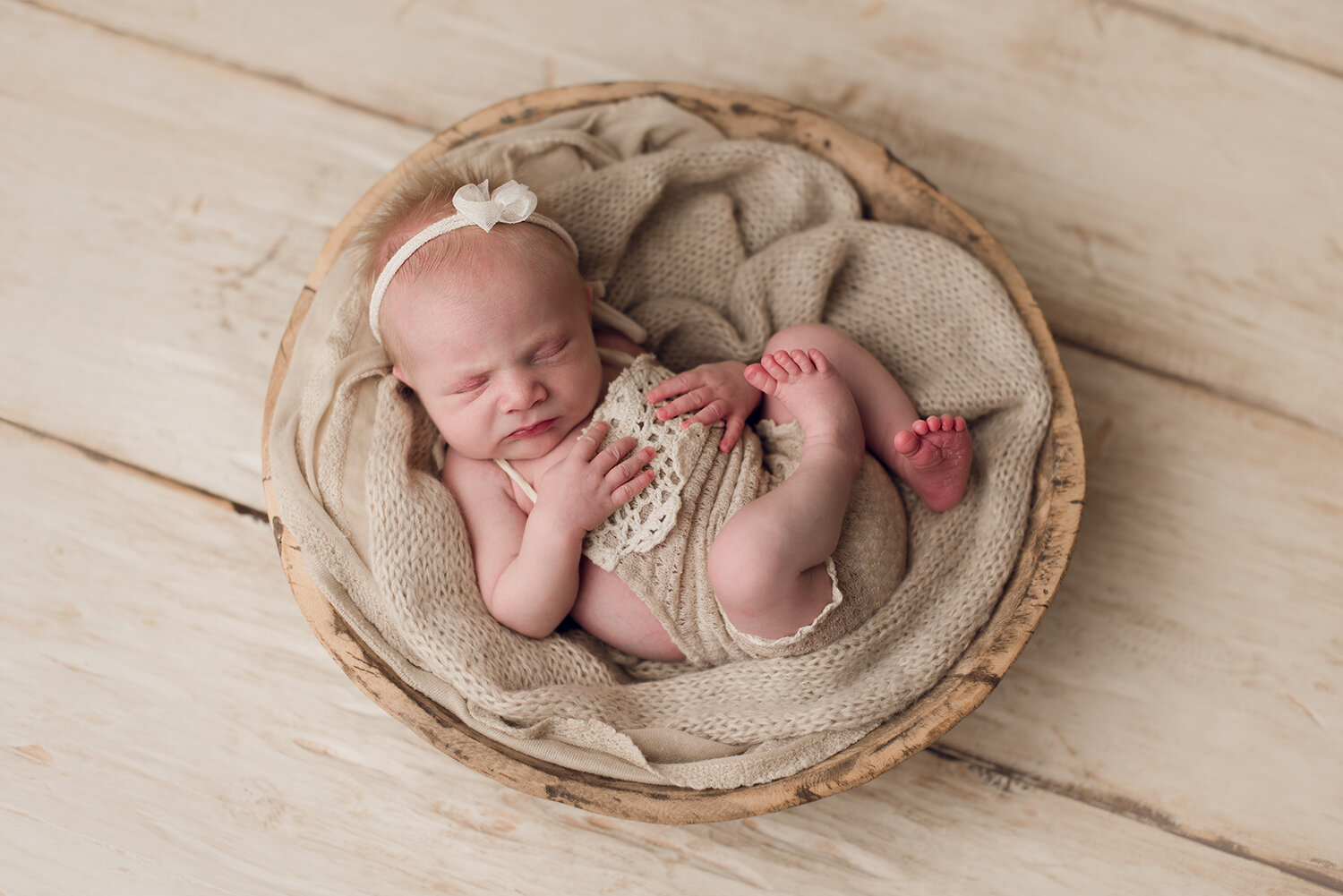 adorable-newborn-photos-columbusohio-photographer-barebabyphotography.jpg