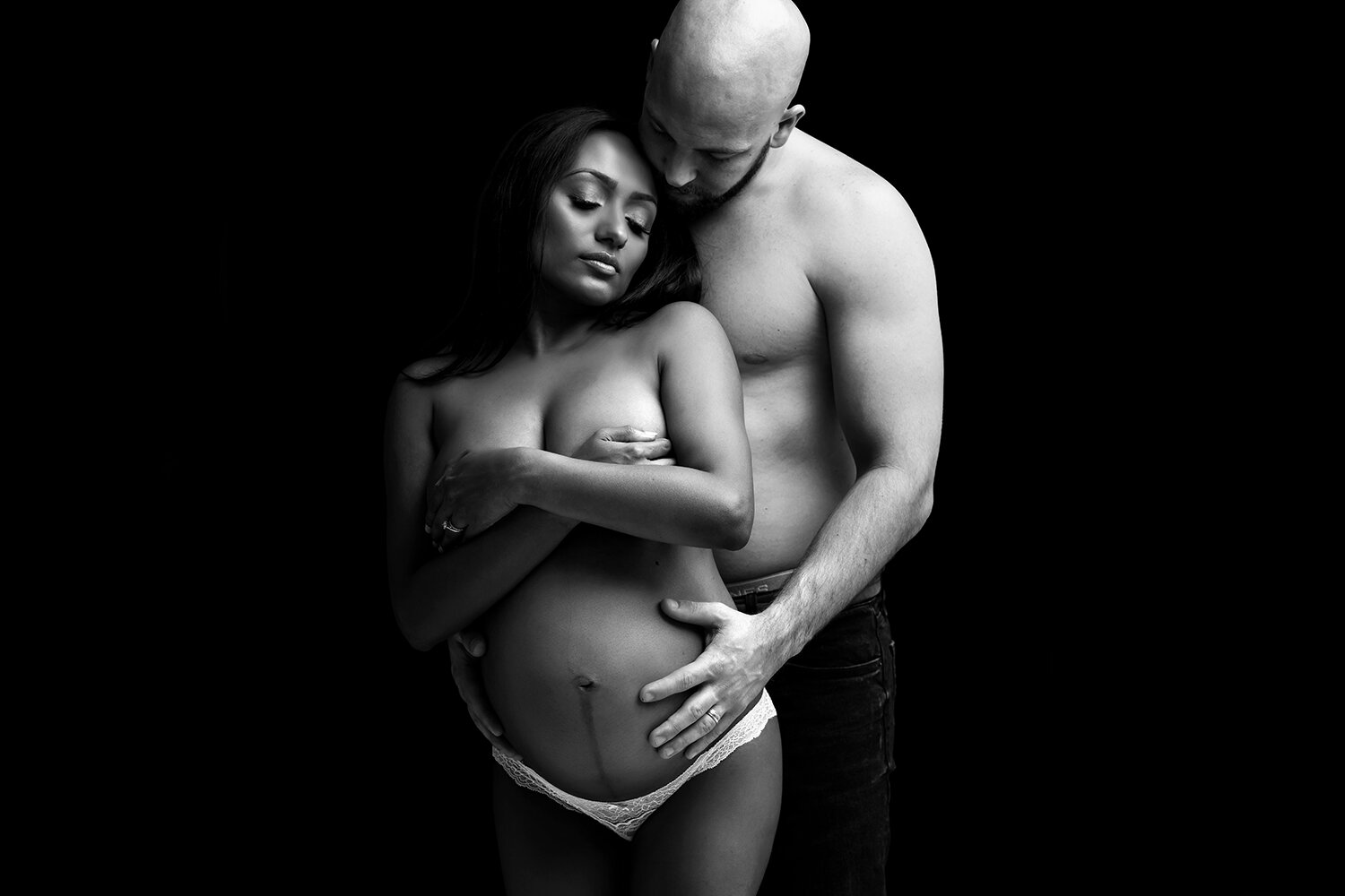 columbusohio-fine-art-blackandwhite-maternity-celebrity-photos.jpg