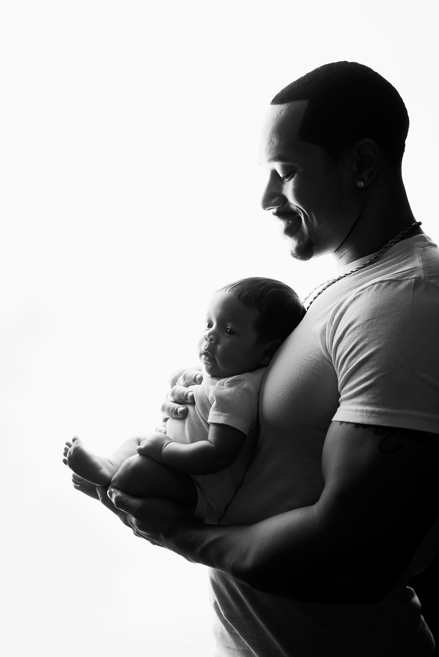 black-and-white-newborn-photo-black-newborn-barebabyphotography-columbusohio.jpg