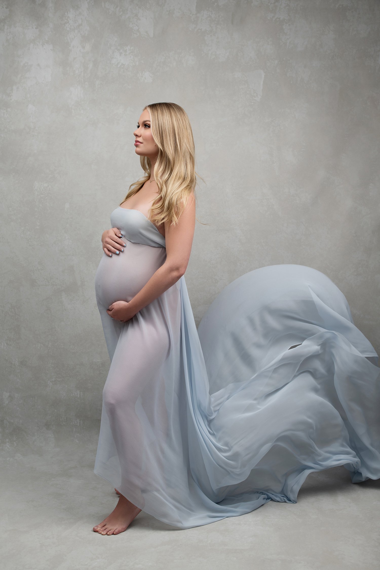 bautiful-pregnant-woman-etherial-maternity-photography-blue-silk-fabric-tossing-columbusohio-Caleb-Ferguson-LA-Dodgers.jpg