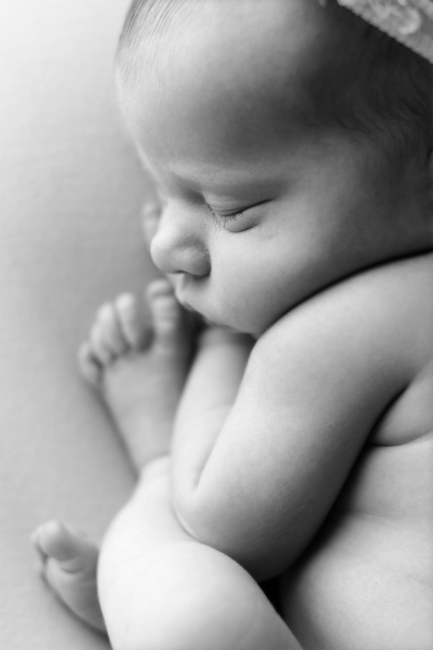 newborn-closeup-macro-columbusohio-newborn-photographer-barebabyphotography-german-village-studio.jpg