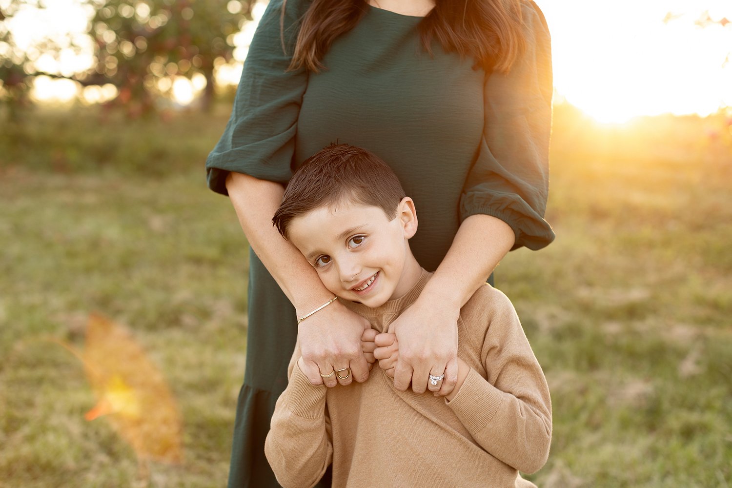 Columbus-Ohio-Family-Photographer-Mother-Son-Lynds-Fruit-Farm-Barebabyphotography.jpg