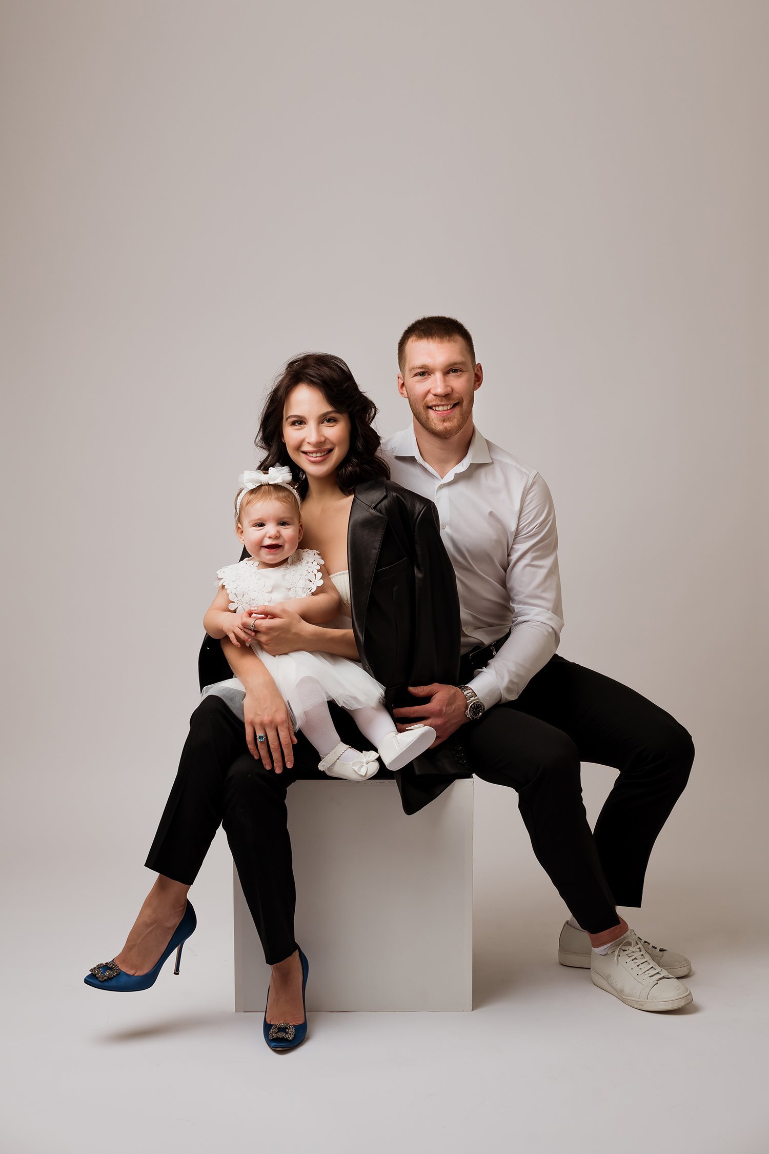 Vladislav_Gavrikov_family_photo_columbus_blue_jackets_baby_photographer.jpg