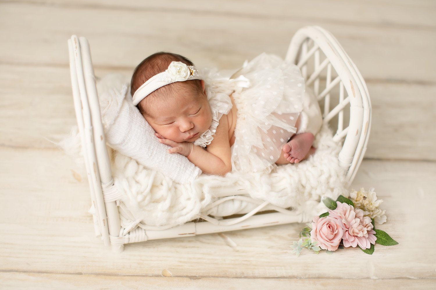 Newborn-photographer-columbusohio-commercial-studio-barebabyphotography.jpg