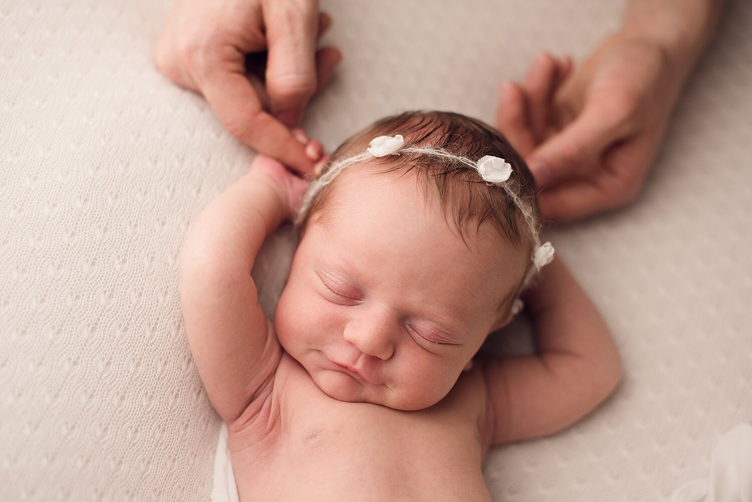 smiling-newborn-photos-columbusohio.jpg