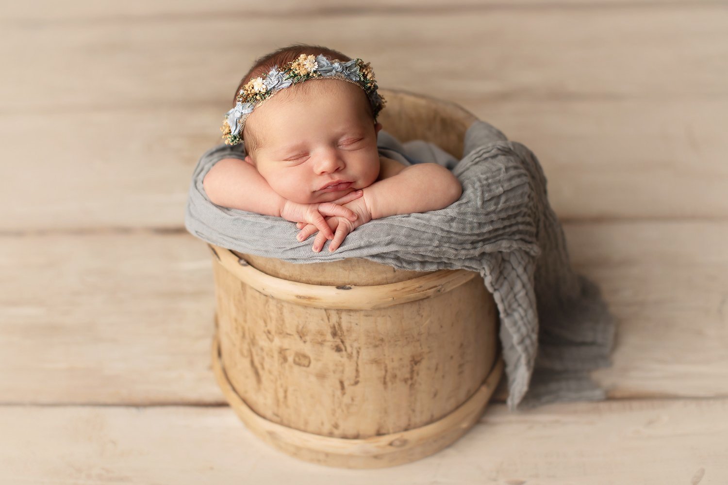 newborn-smiling-photographer-columbusohio-baby-german-village-studio.jpg