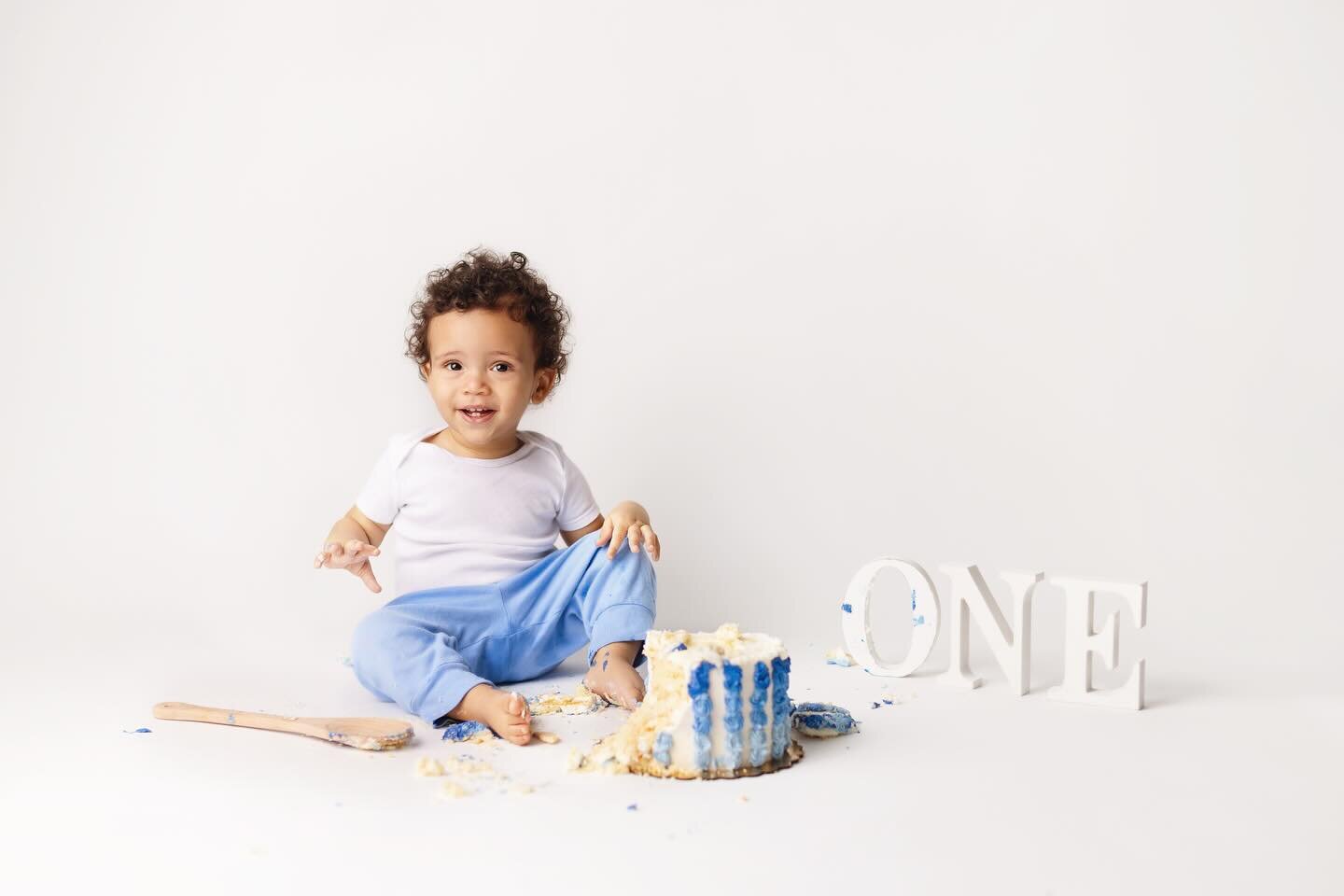Pure white cake smashes!! Simple &amp; Sweet. Our calendar is mostly full until August!. if you&rsquo;re hoping to get on the schedule for Maternity newborn or milestone photos, don&rsquo;t delay.