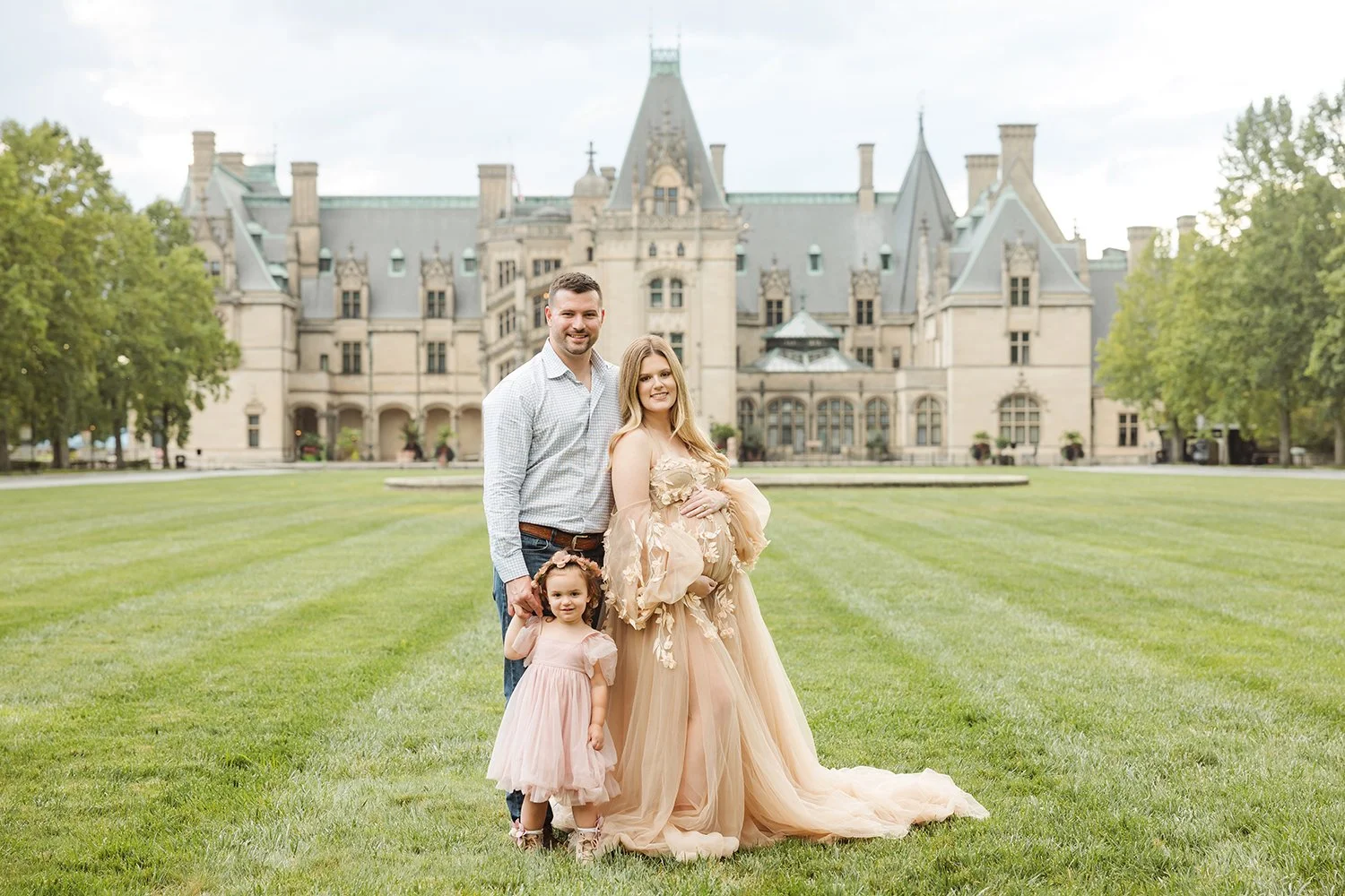 Biltmore-Asheville-NC-Family-Maternity-Photoshoot.jpg