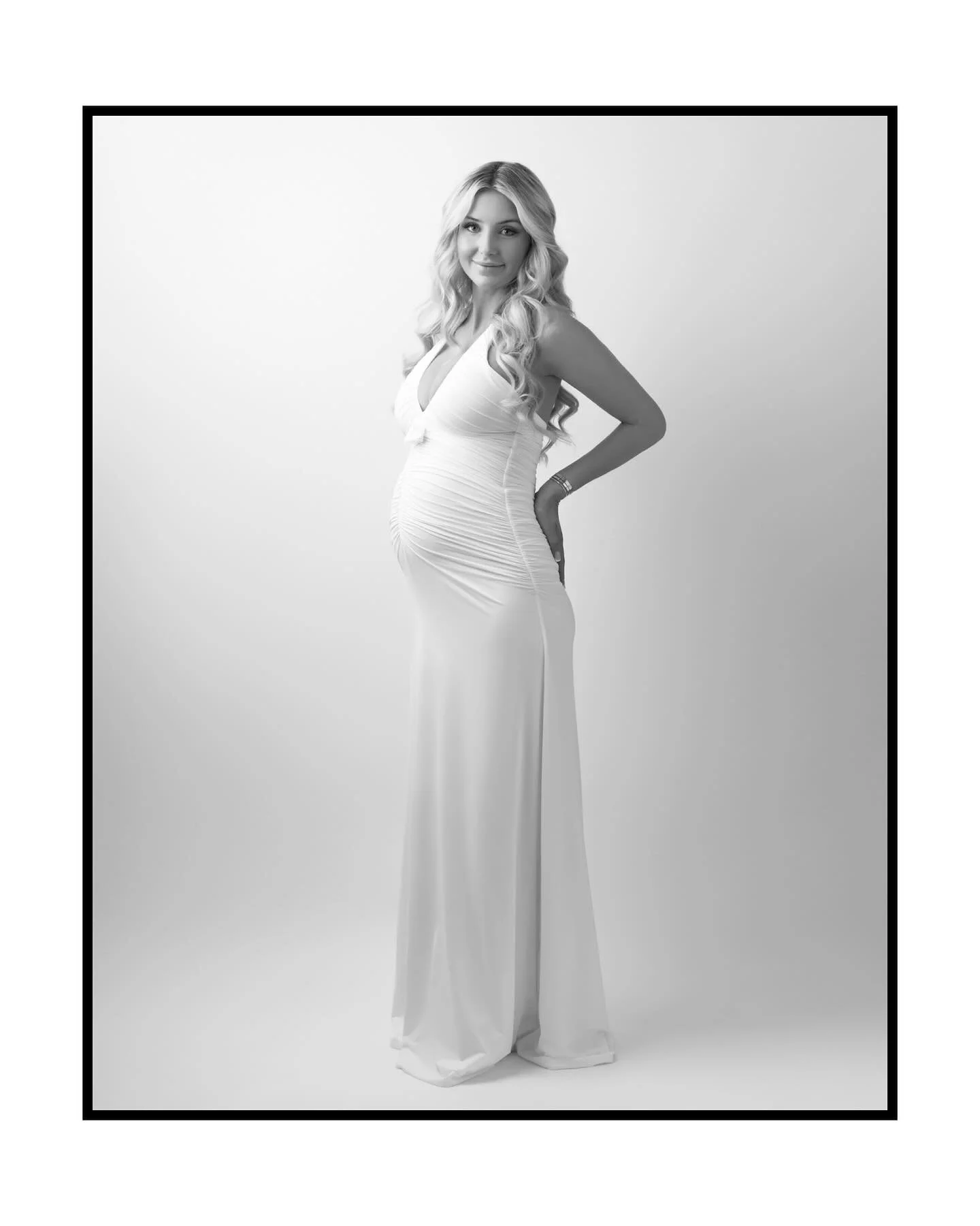 It&rsquo;s time to take the pregnancy photos 🤍🤍

#clevelandmaternityphotographer #daytonmaternityphotographer #cincinnatimaternityphotographer #ohiomaternityphotographer #ohiomaternityphotography #columbusmaternityphotographer #ohiophotographer #ba