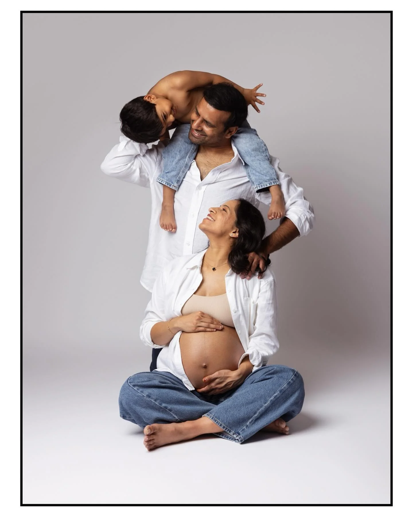 This season passes faster than it feels. One moment you&rsquo;re waiting, the next you&rsquo;re holding them in your arms.
You can&rsquo;t get this time back, but you can preserve it beautifully. From concept to wardrobe to lighting&hellip; every det