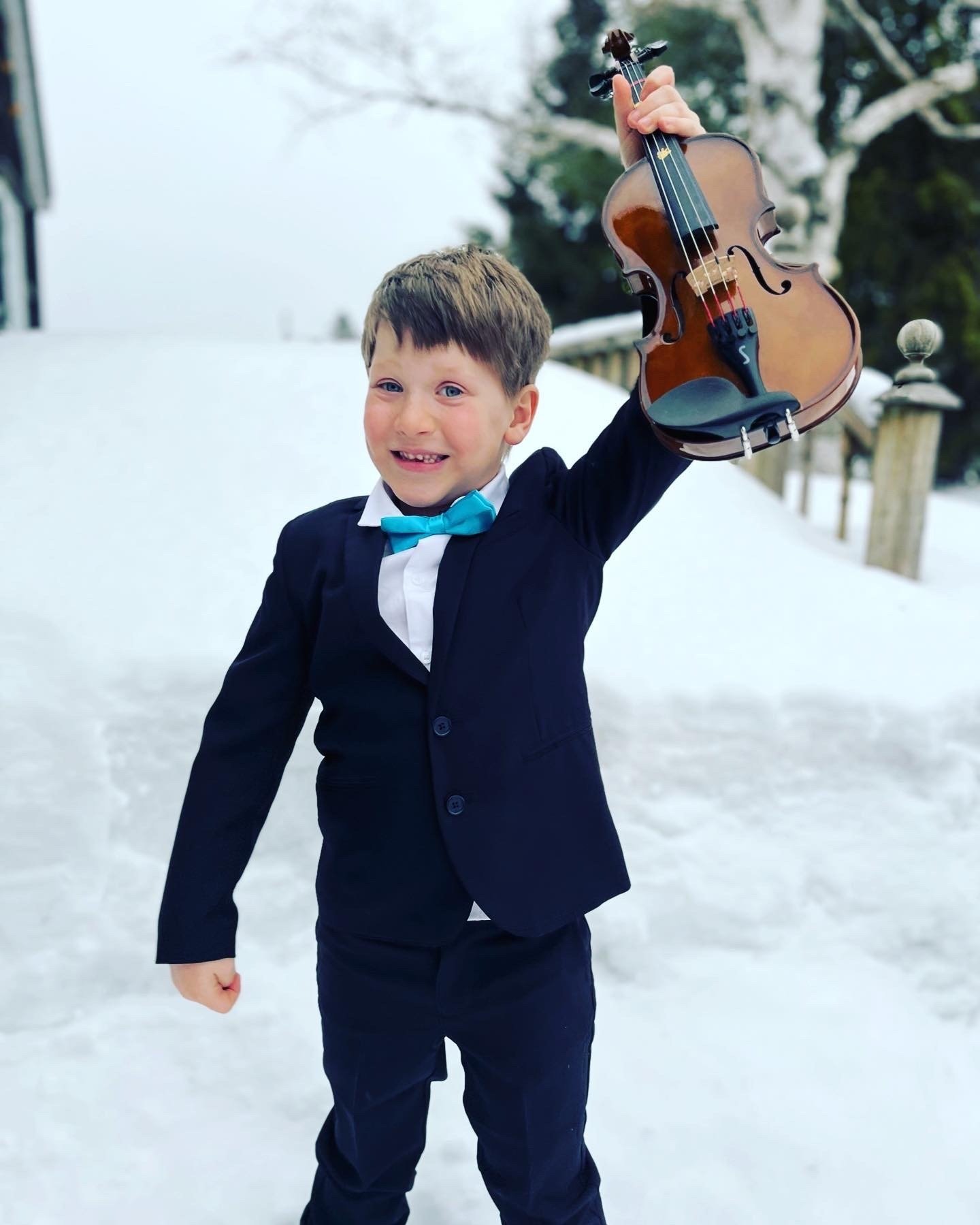 Violin Student, Sante 