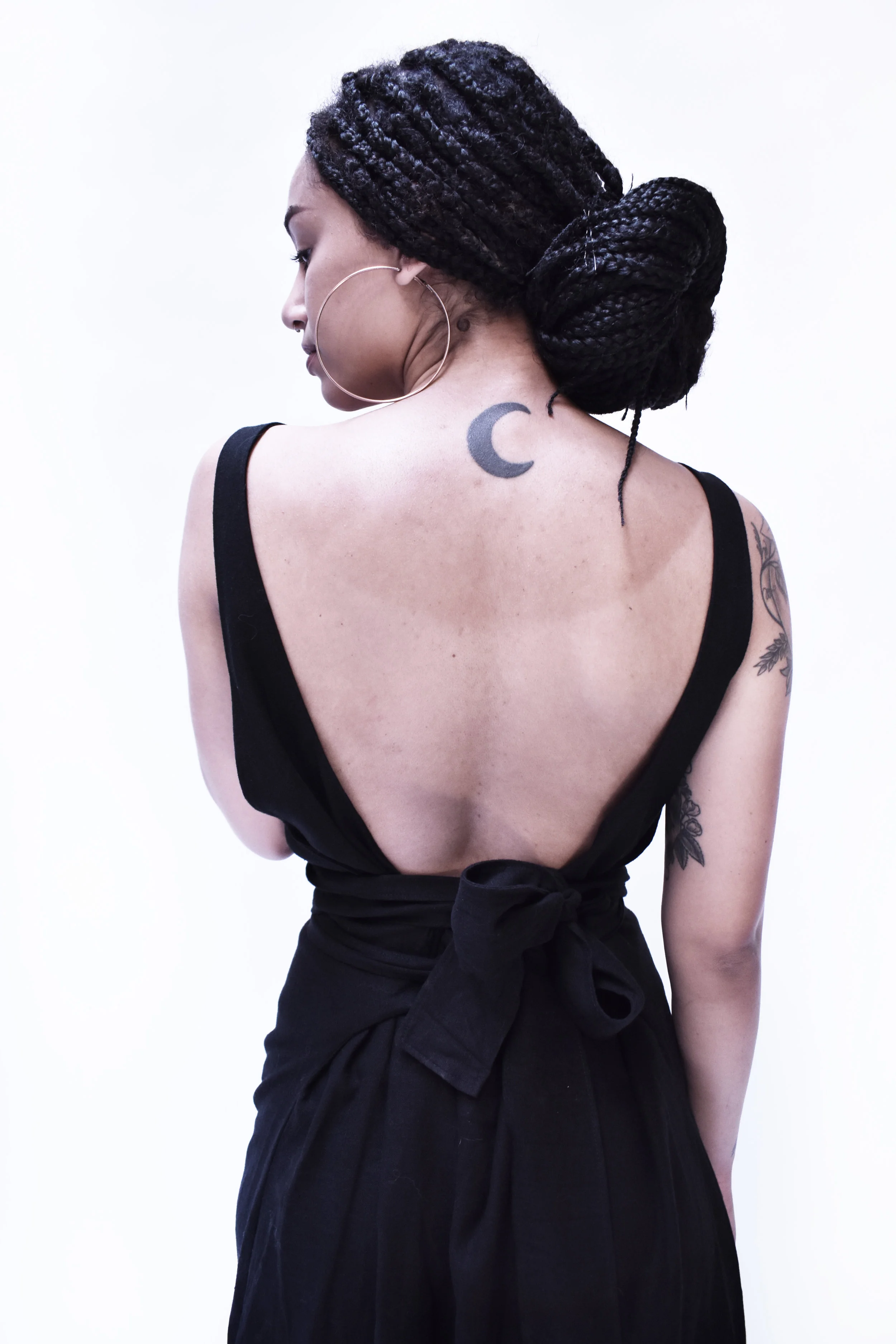 linendress_tiedback2.jpg