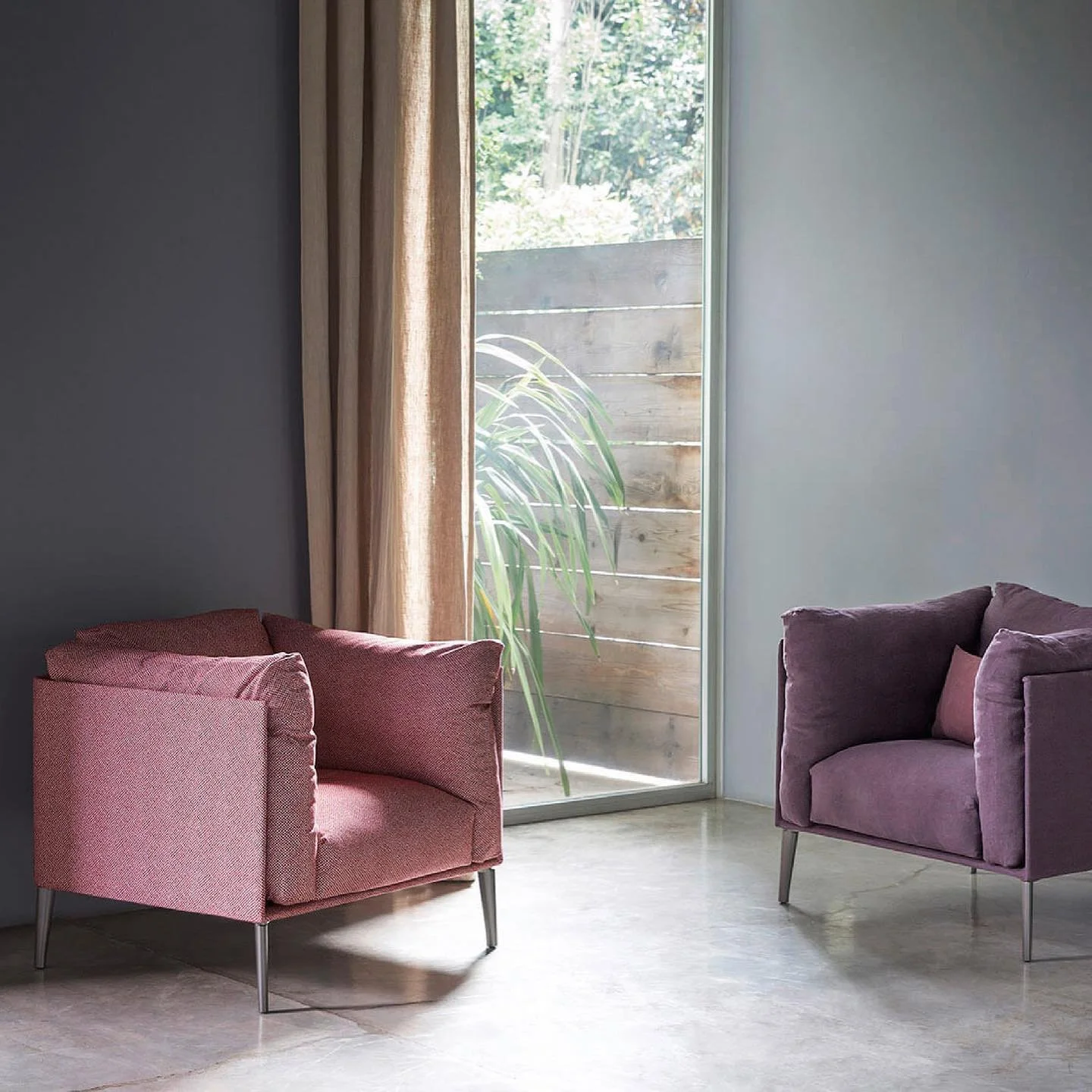 &ldquo;The Kub&igrave; armchair features a frame with an exposed structure that contains the generous forms of the seat and back cushions.
It is available in all fabric, leather and imitation leather categories, even with various different combinatio