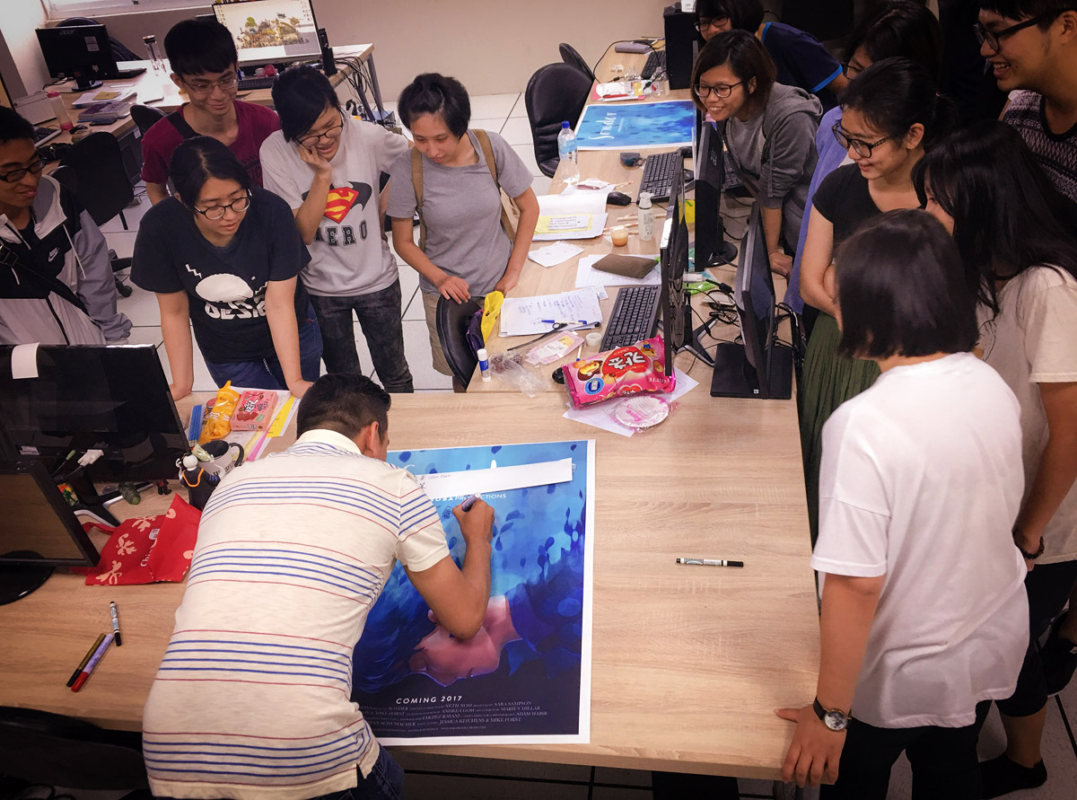 Neth signing posters — in Chinese!
