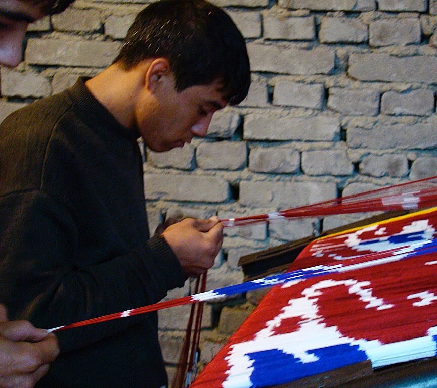 Ikat process, Uzbekistan. #partisancreative #handmade #handcrafted #artisan #craft #textiledesign #artisantextiles #ikat #uzbekikat #uzbekistan #centralasiantextiles #uzbekstyle