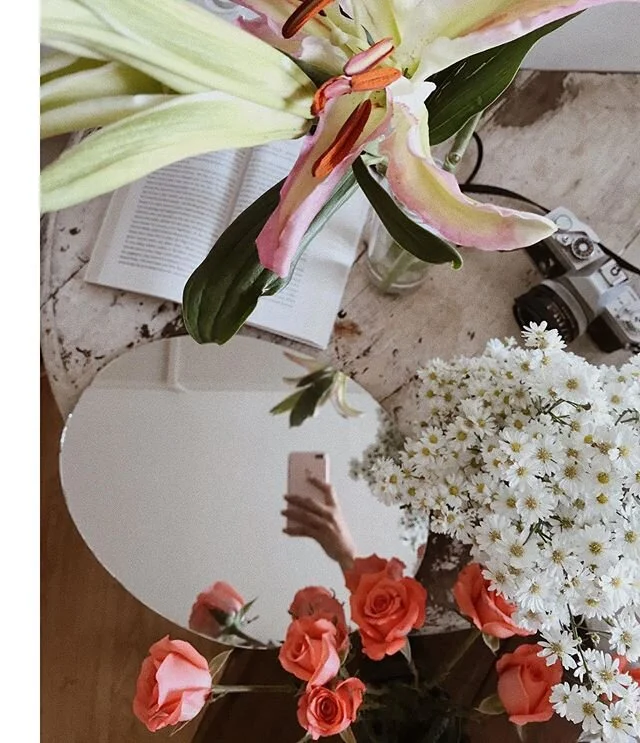 Greetings friends and strangers 🖖🏼 hope you’re all keeping well.
Went for a walk at 6AM around the neighbourhood today because it’s tiring being holed up in an apartment. Bought a bunch of flowers from the only seller that was around (