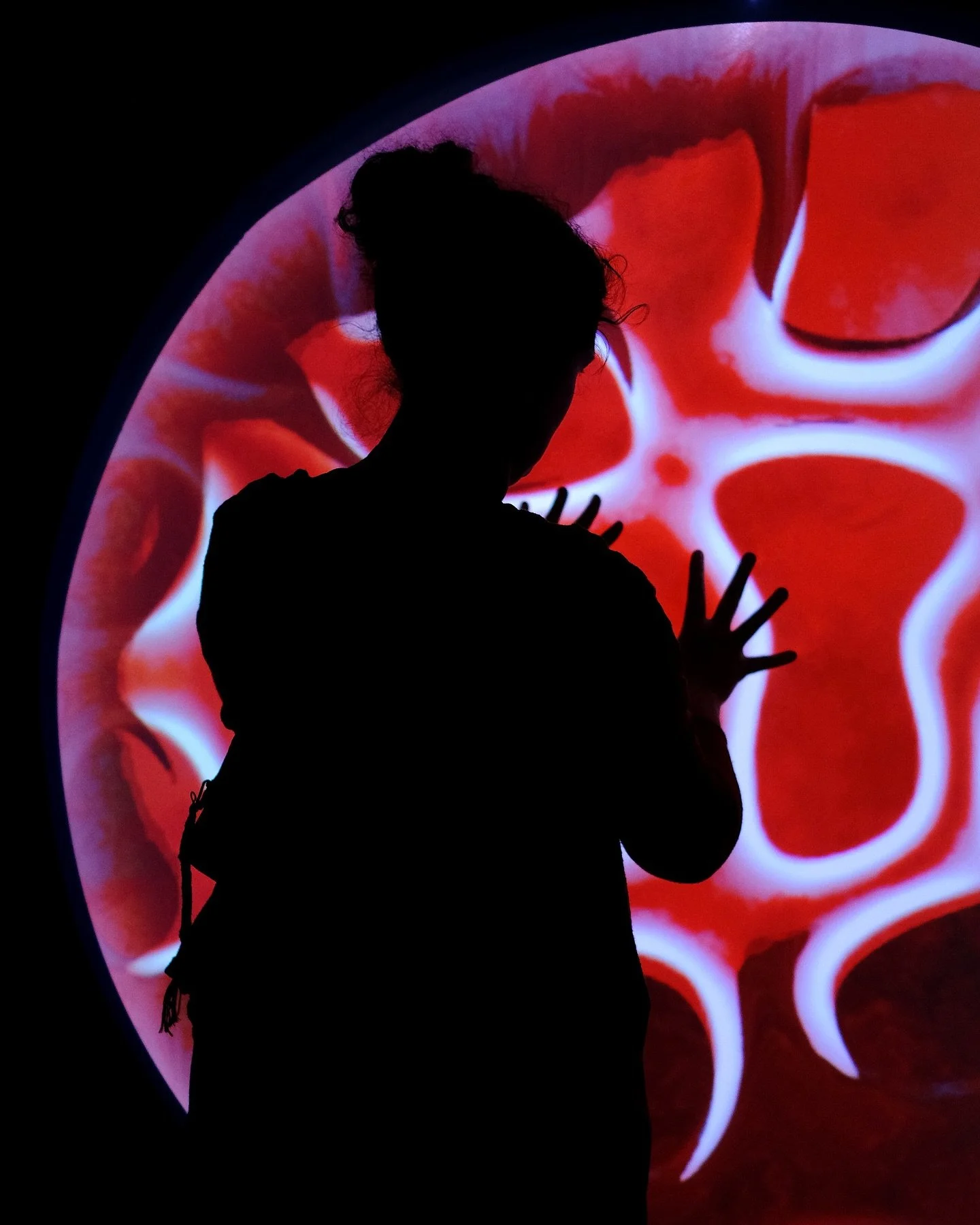 Mit Eindr&uuml;cken der gestrigen Er&ouml;ffnung starten wir in Tag 2: Die Medienkunstausstellung im abraxas &ouml;ffnet heute ab 19 Uhr (bis 23 Uhr). Au&szlig;erdem im Programm: Performances im abraxas-Theater und in St. Thadd&auml;us. 🚀 

📸 Fabia