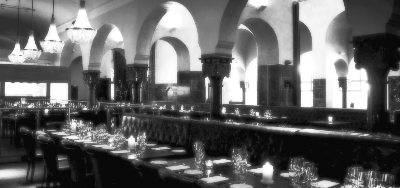 Fra akevittrom mot Kjøkken og Bar 3.JPG