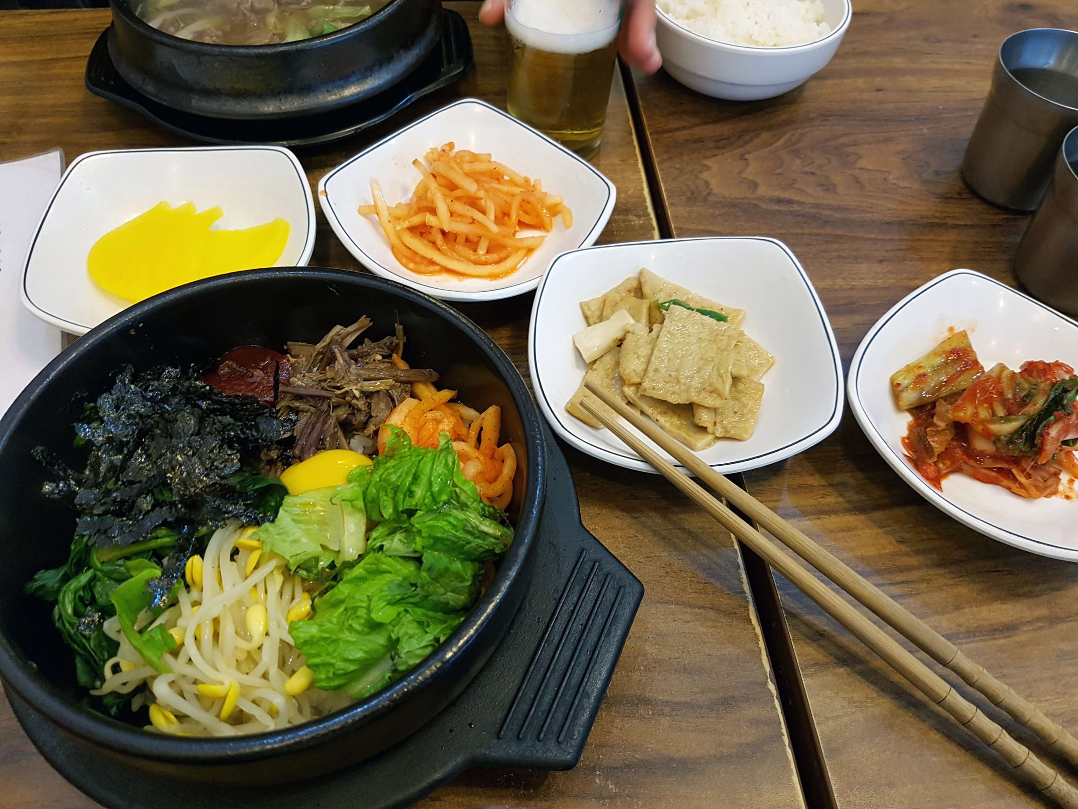 A semelhança do hwaban (ou bibimbap) com uma flor multicolorida