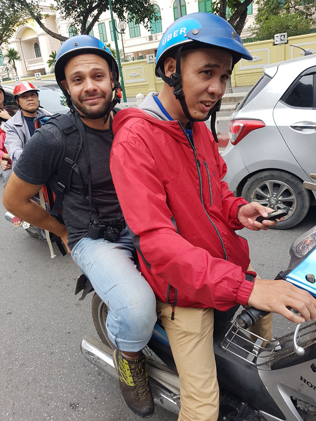 Nada como atenção ao trânsito para manter o passageiro relaxado e seguro!