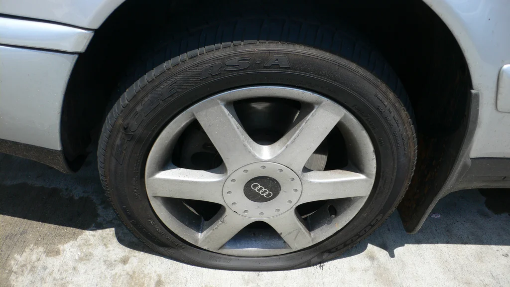 pneu-furado.jpg