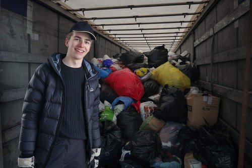 Vår vice ordförande Erik hjälpte till att packa lastbilen som åkte ner till Gaujiena i december 2016.