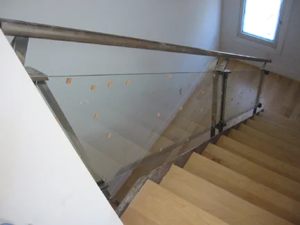 glass railing3.jpg