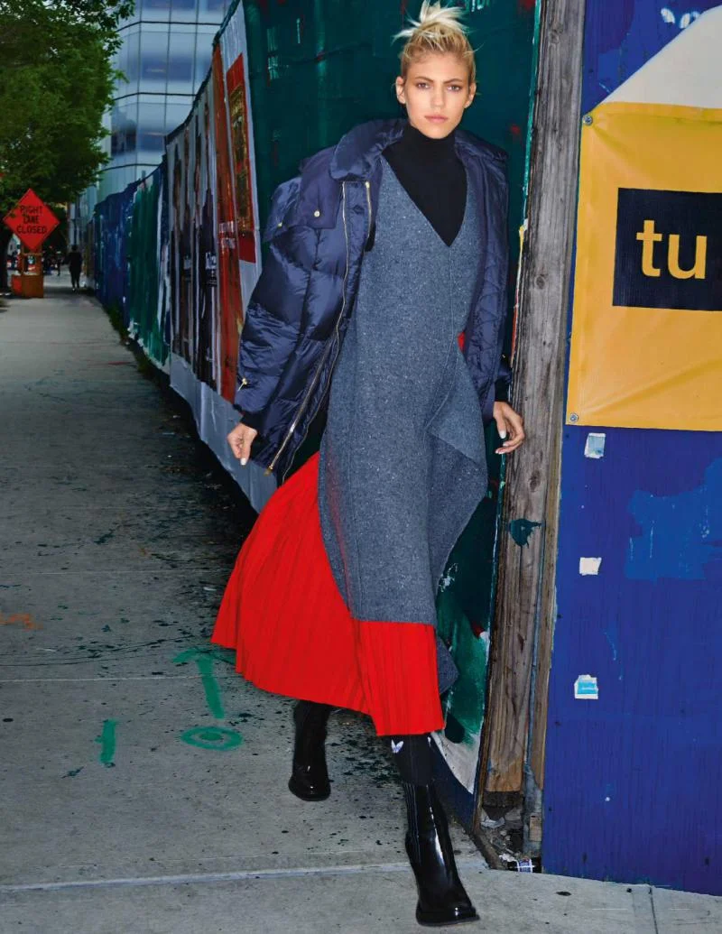 Elle_Italia-September_2016-Devon_Windsor-by-Gilles_Bensimon-08.jpg
