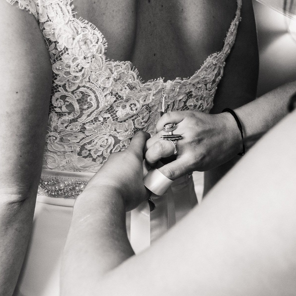 Fun and Timeless Wedding Photography - Los Angeles Wedding Photographer