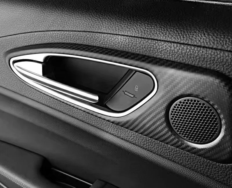 Giulia+Interior-8.jpg