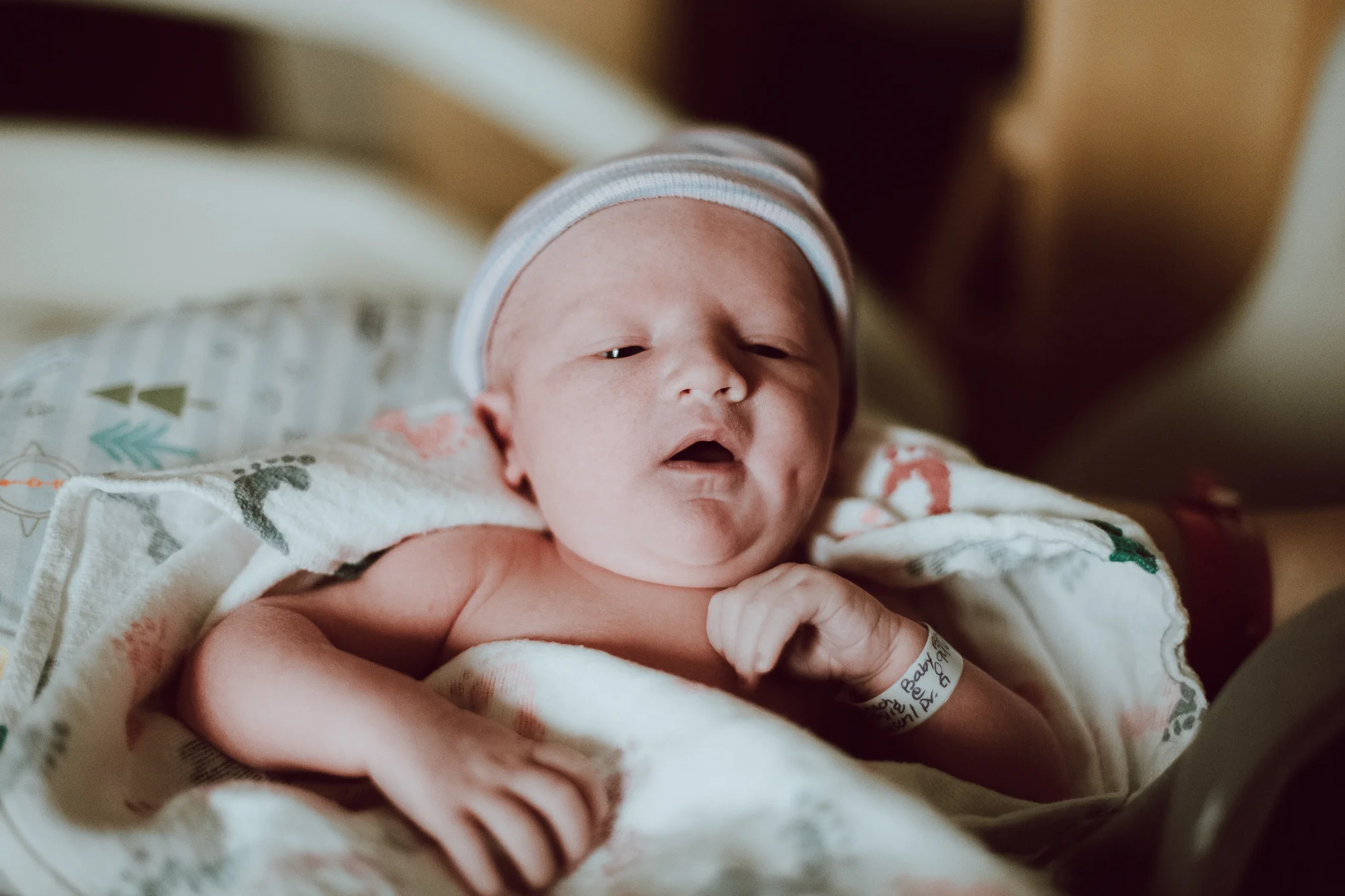 7 pounds and 14.5 ounces, 20 inches and one giant dimple of healthy baby!