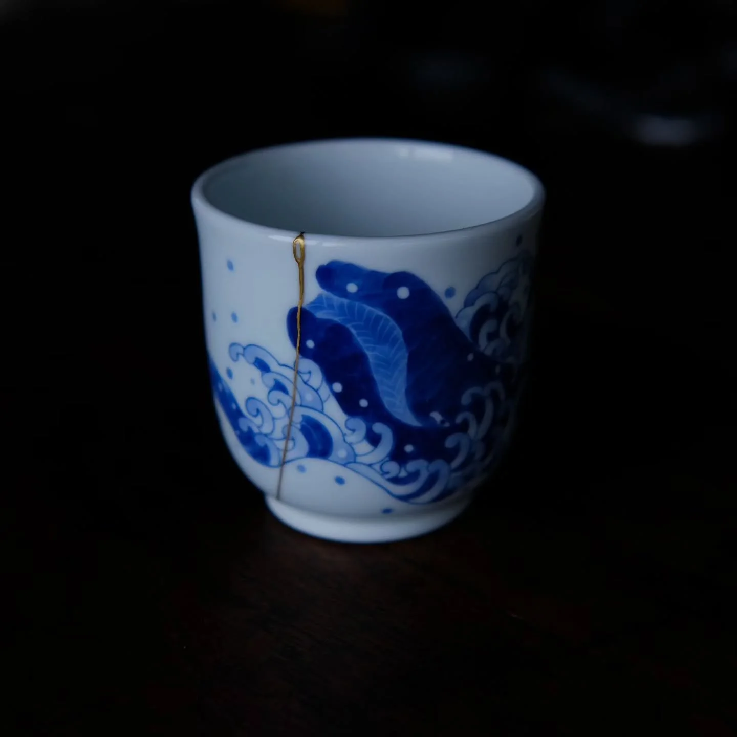 Whale Cup Repaired 

#pottery #kintsugi #repair #gold