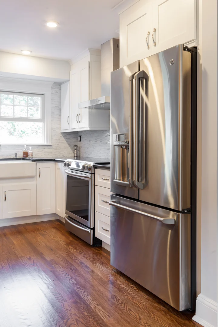 White Shaker 02.jpeg