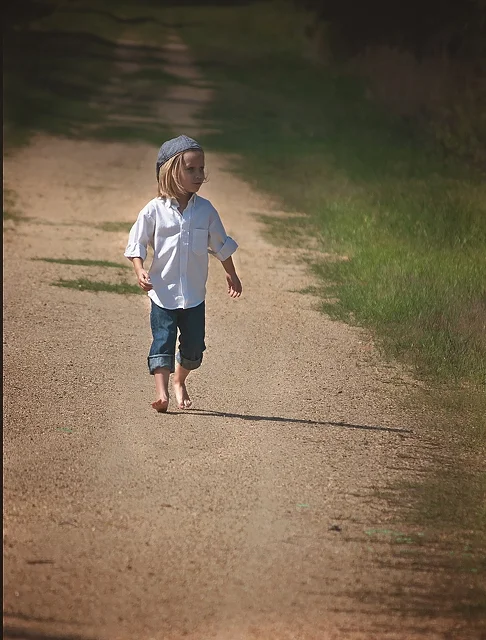 kid-walking-on-road-2592x3408_47863.jpg