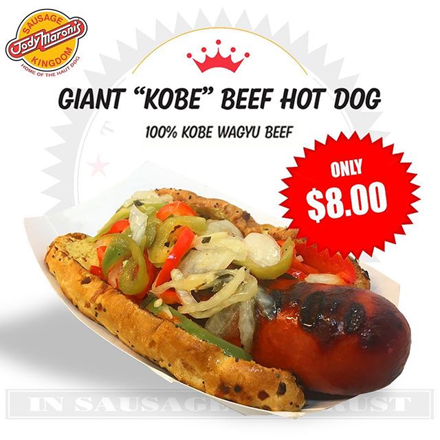 That's GIANT! 100% Kobe Waygu Beef! 😍😋 @jodymaronis #jodymaronis #jodymaronissausagekingdom #hotdogs #sausages #kobe #wagyu #kobehotdog #wagyuhotdog #hamburgers #cheeseburgers #fries #chilicheesefries #chilicheesedog #venicebeach #venicebeachboardw