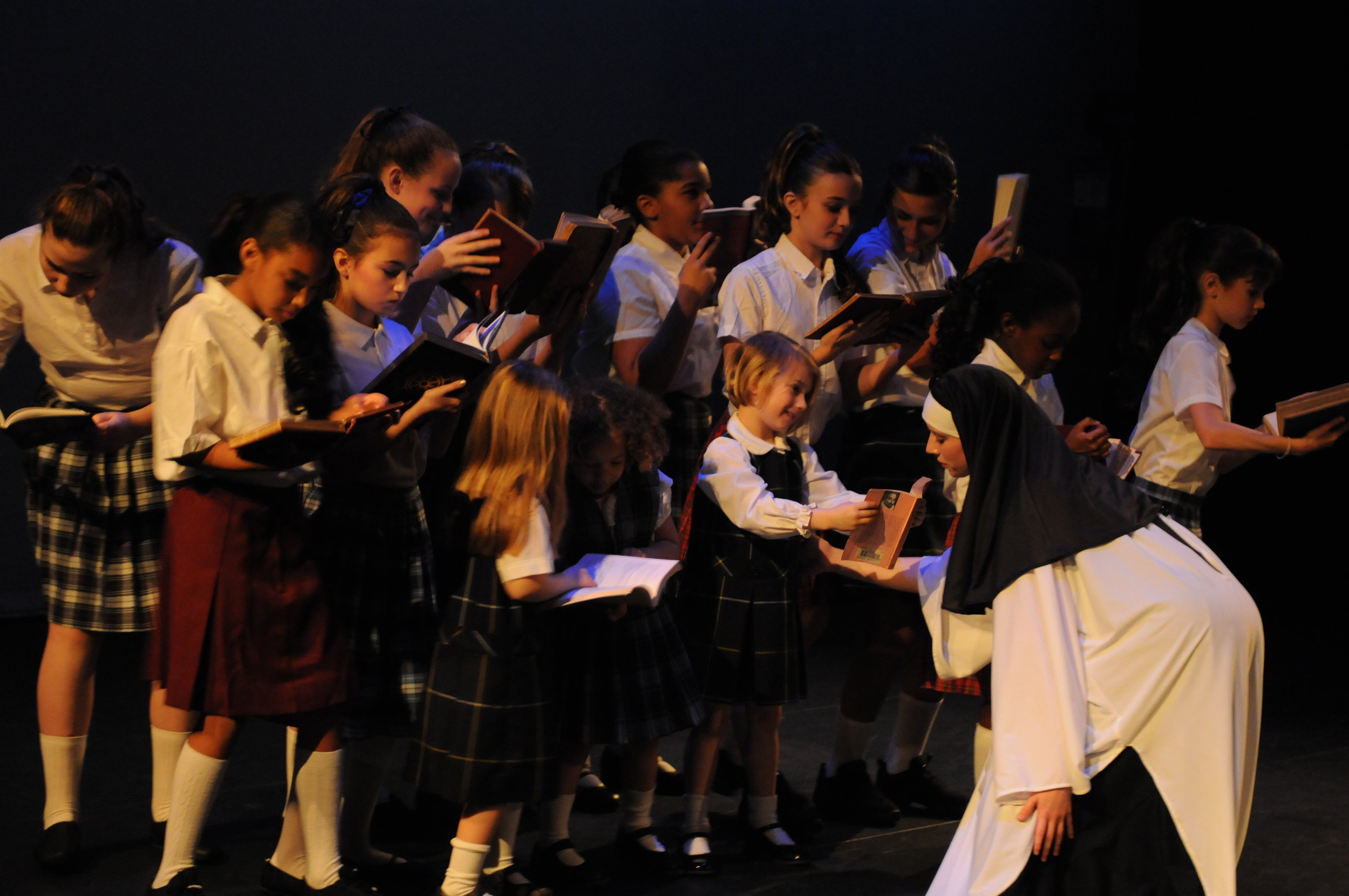 Sor Juana Ines and students.jpg