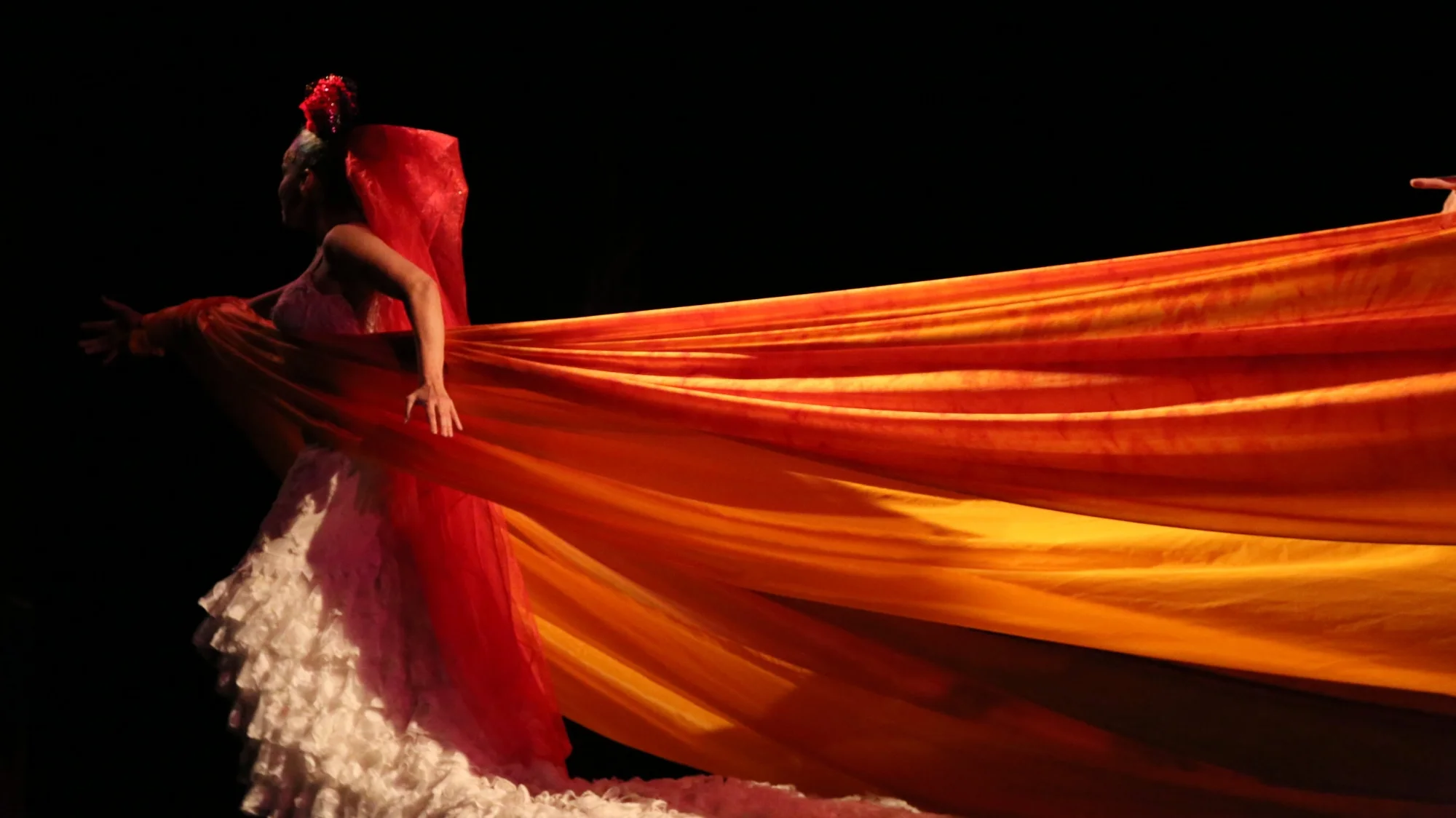 26- Kiss of the Bee (1).JPG