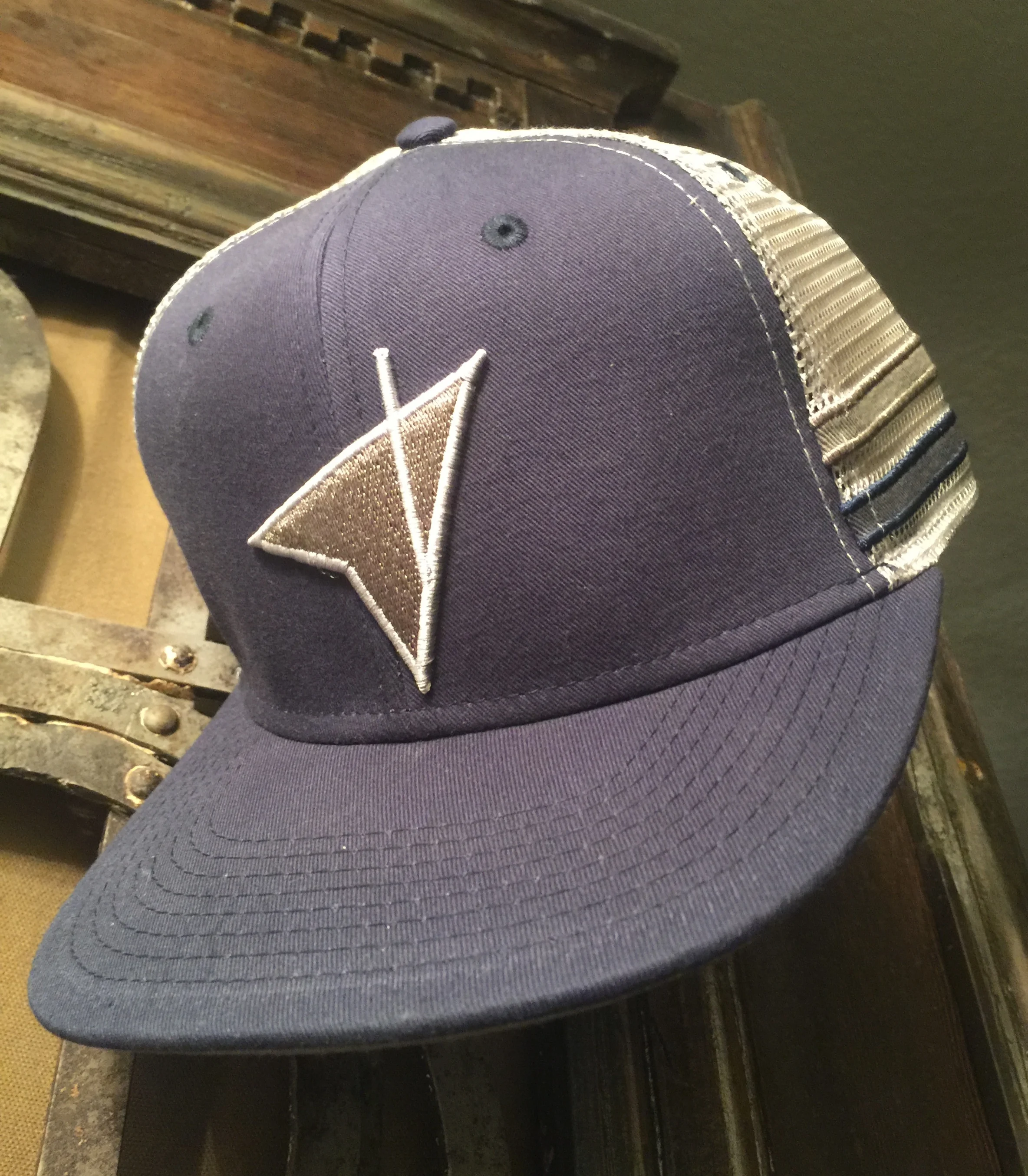 Navy / Metal "PAPER AIRPLANE" Mesh Hat