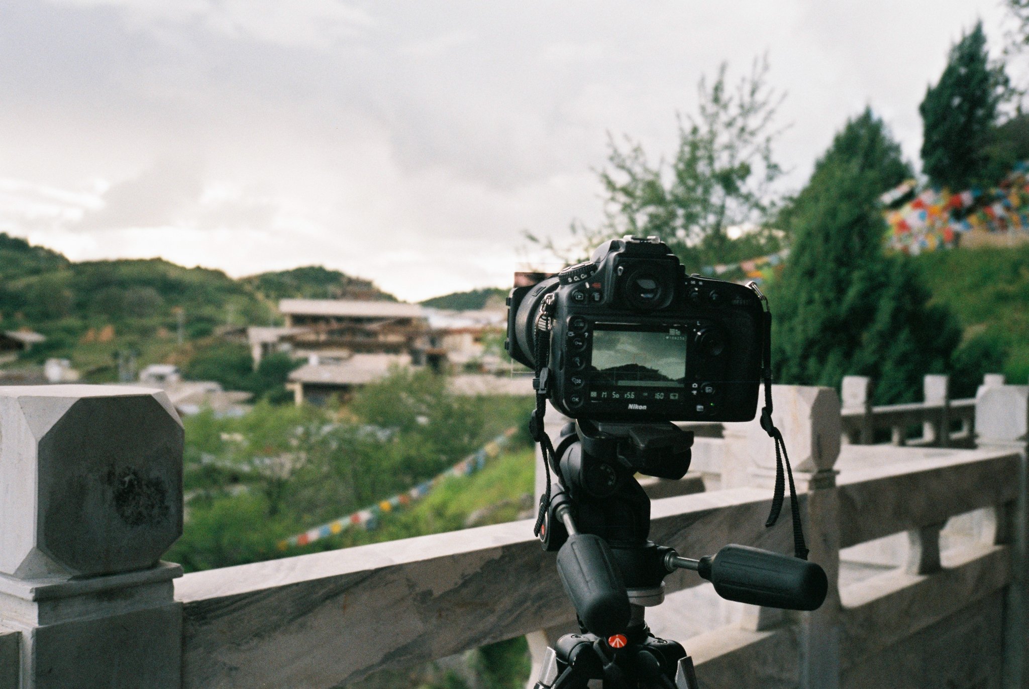 Timelapse in Dukezong Old Town. Close to Giant prayer wheel