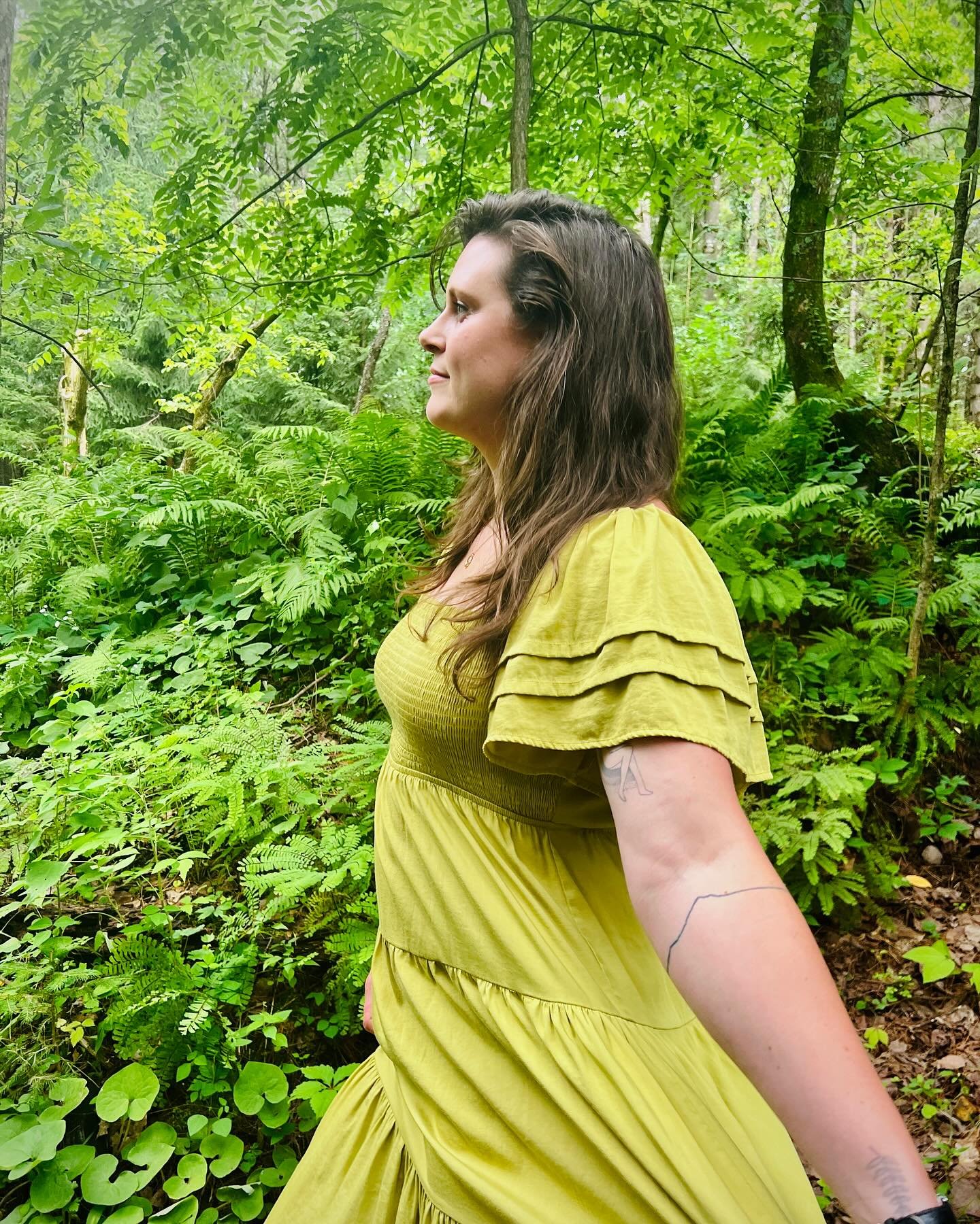 Just another fern in the forest&hellip;
.
🌿
.
🌱
.
🍀
.
#driftlesswisconsin #comfortablylost #forest #fern 
📸: @mtnmandanm 🎶: @thenunnery