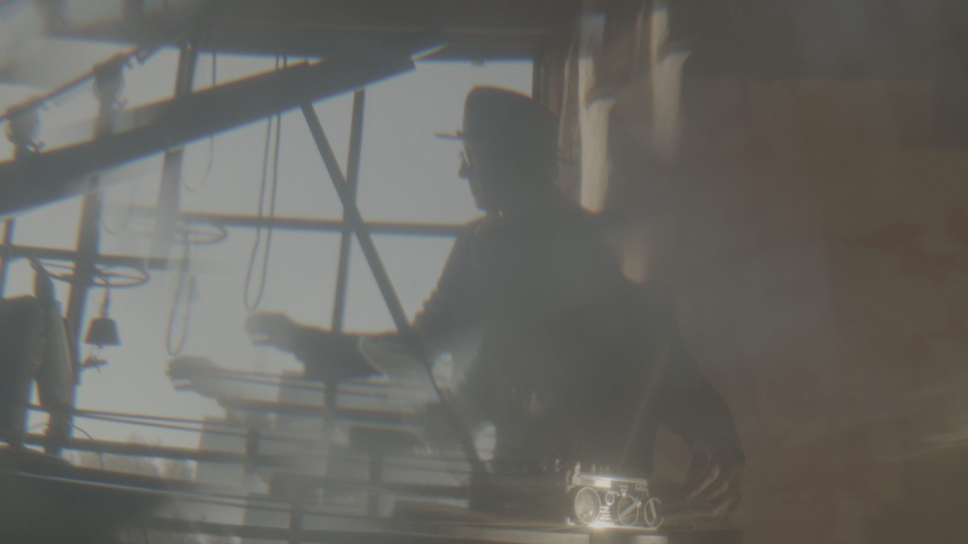 A008_12300250_C024.00_01_00_15.png