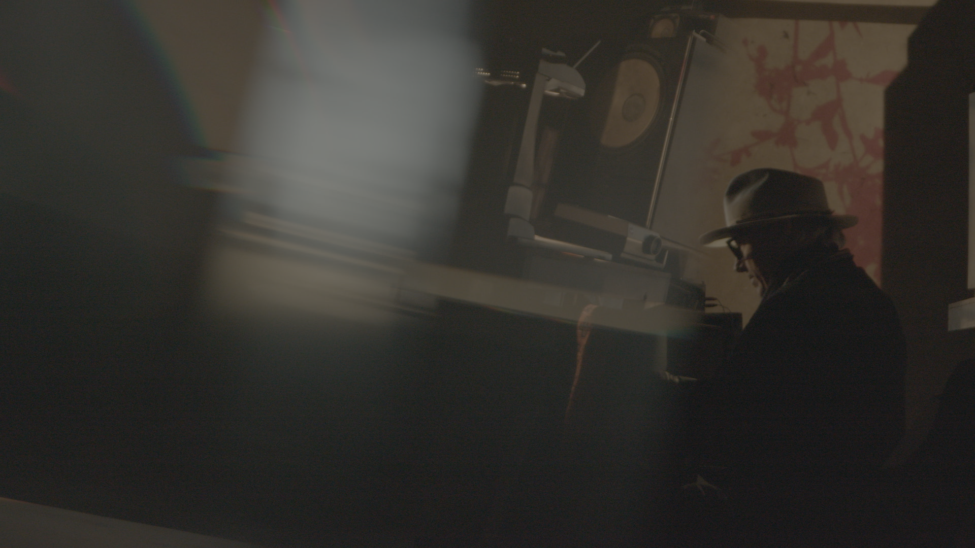 A008_12300717_C114.mov.07_17_49_09.png
