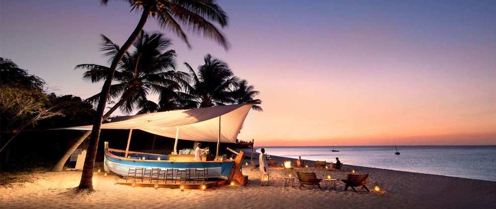 SAFARI LE MEILLEUR DE L'AFRIQUE DU SUD ET DU MOZAMBIQUE Vous visiterez quatre lieux magiques, le Cap et sa beauté, Birkenhead House, maison sublime à flanc de colline, Chitwa dans la réserve privée de Sabi Sand et ses félins et enfin &Beyond Benguerra Island, un havre de paix et repos! Contactez-nous 
