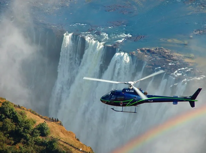 Survolez les Chutes Victoria en hélicoptère